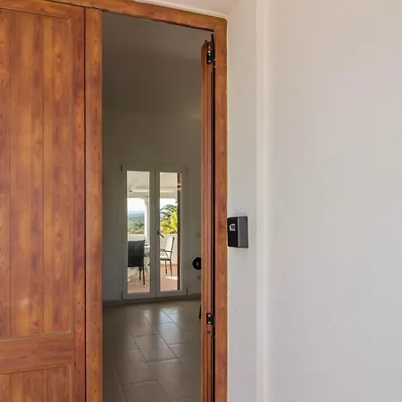Guesthost - Casa Nina - Relax Close To The Porto Istana