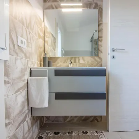 Guesthost - Casa Nina - Relax Close To The Appartement *
