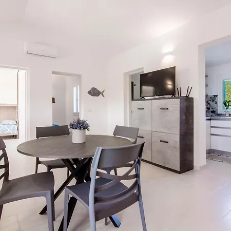 Guesthost - Casa Nina - Relax Close To The Porto Istana