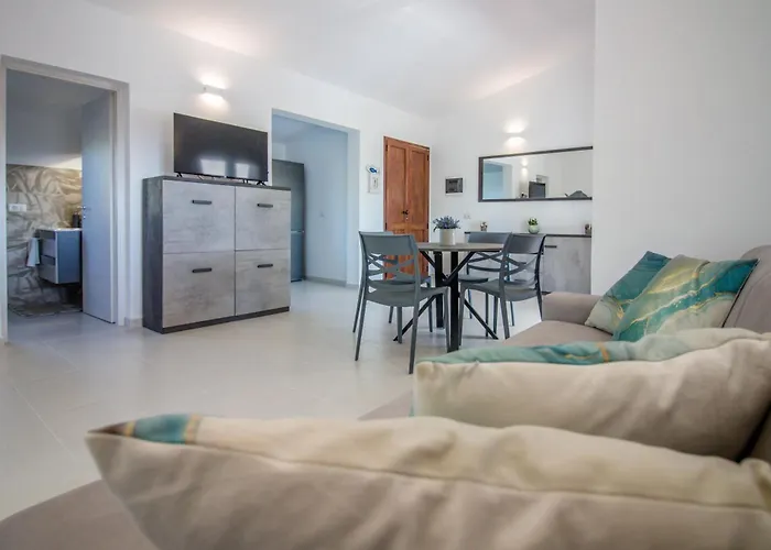 Guesthost - Casa Nina - Relax Close To The Apartment Porto Istana