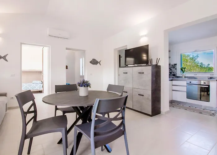 Guesthost - Casa Nina - Relax Close To The Porto Istana